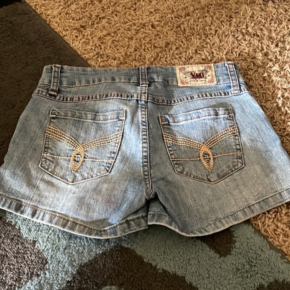 Jean shorts size 0 band is YMI - Picture 2 of 2
